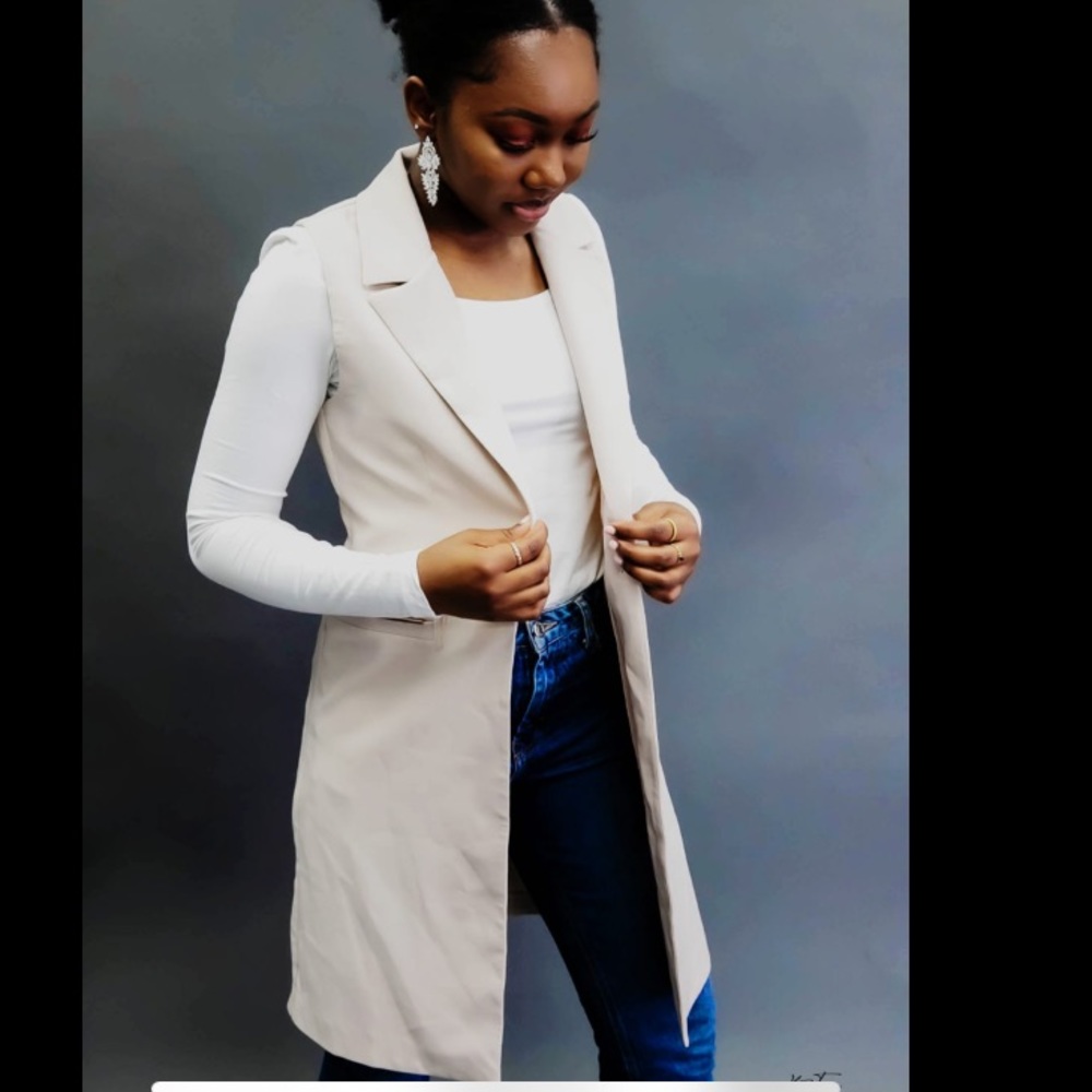 Longline blazer in beige